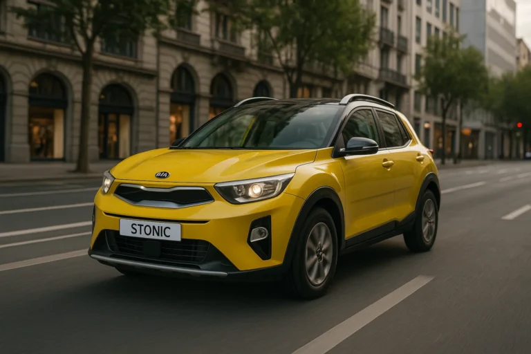 KIA Stonic circulando por la ciudad a mediodia